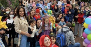 Oyuncak ve Sanat Atölyesi'nde Anne ve Çocuk Buluşması