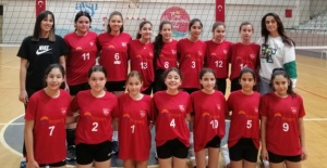 Midi Kız Takımı  3-1 galip