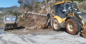 Alanya’da Yağış Sonrası Bozulan Yollara Bakım ve Onarım
