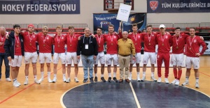 Erkekler Hokey Avrupa Kulüpler Şampiyonu Rusya'dan Elektrostal Takımı