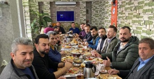 Türkdoğan ve Yönetimi Esnafla Kahvaltıda Bir Araya Geldi