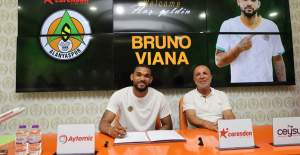 Alanyaspor'da Dört Futbolcu İçin İmza Töreni