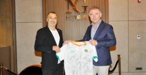 Alanyaspor'dan Güral'a Teşekkür Ziyareti