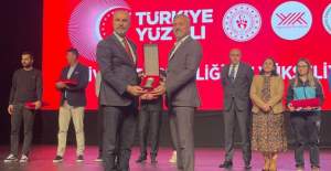 ALKÜ'ye Üniversite Sporları Başarı Ödülü