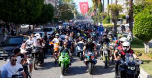 Dünya Şampiyonu Toprak Razgatlıoğlu, Doğup Büyüdüğü Alanya’da Kahramanlar Gibi Karşılandı