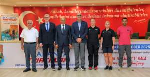 Otuz Dördüncü Alanya Triatlonu Yarışları İçin Start Verildi