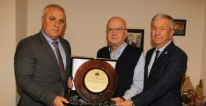 ALTSO’dan Antalya Vergi Rekortmenlerine Anlamlı Plaket