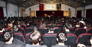 Başhekim Yılmaz Gençlerle Buluştu