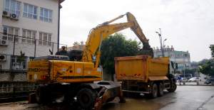 Başkan Özçelik'ten Hasar Seferberliği:Belediye Ekipleri Sahada Teyakkuzda