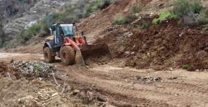 Büyükşehirden Yollara Hızlı Müdahale:Yağışın Hasarları Onarılıyor