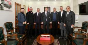 Derneklerden Kaymakama Anlamlı Ziyaret