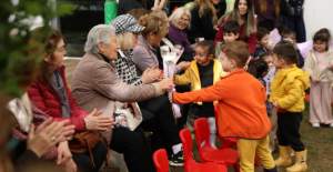 ALKÜ’den Anlamlı Kutlama Çınarlar Ve Fidanlar Kaynaştı