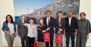 Müdür Yılmaz Şampiyonları Ağırladı